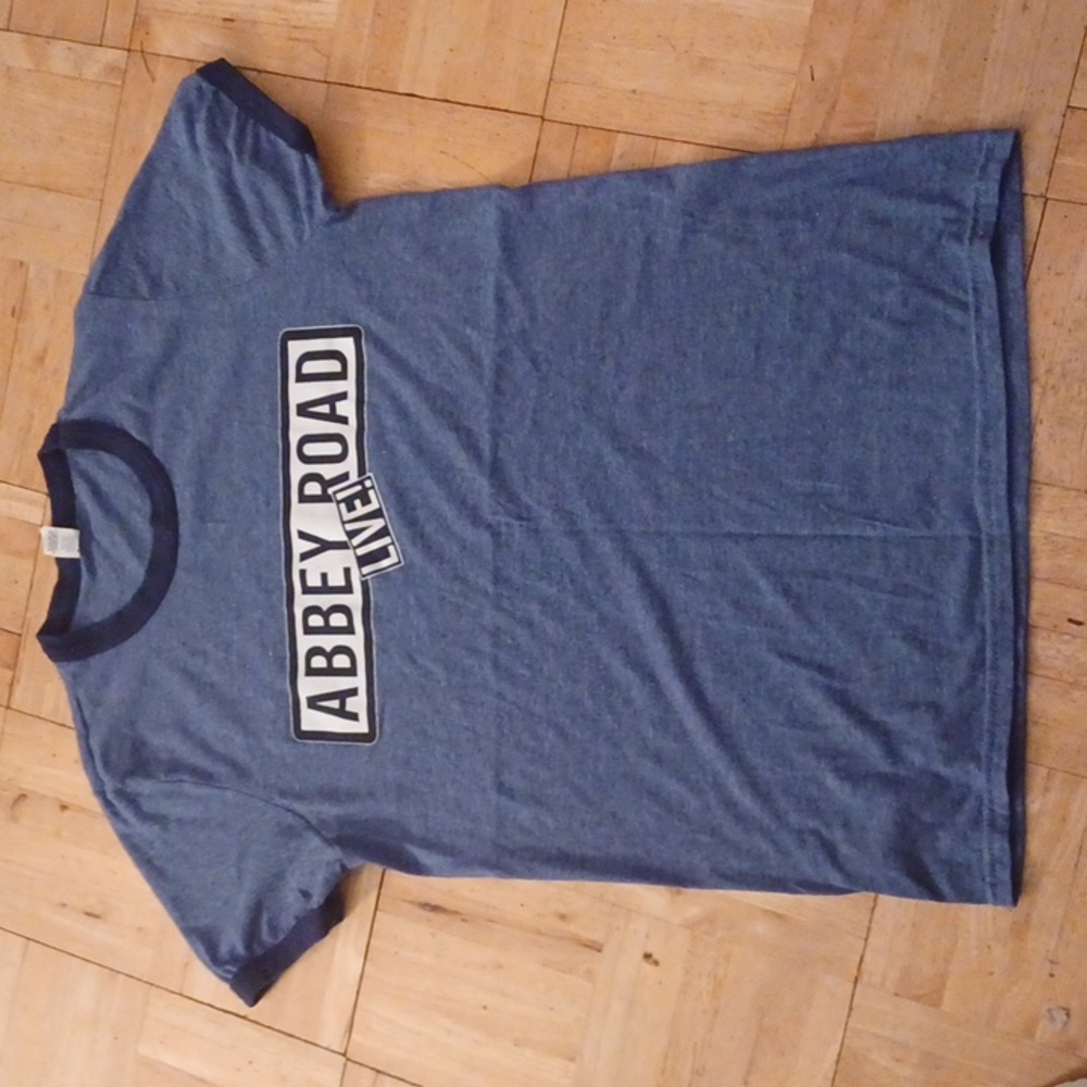 ABBEY ROAD LIVE tee shirt size small